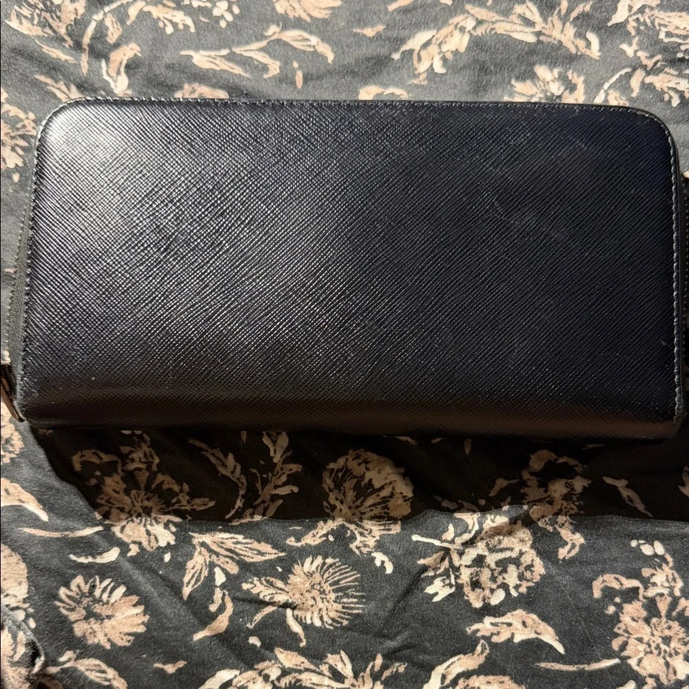 Prada Midnight Black Saffiano Wallet - Picture 2 of 4